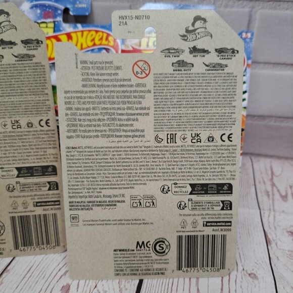 Hot Wheels 2024 Christmas & New Year Holiday Cars 1:64 Diecast Set of 5, W3099 - Picture 7 of 7